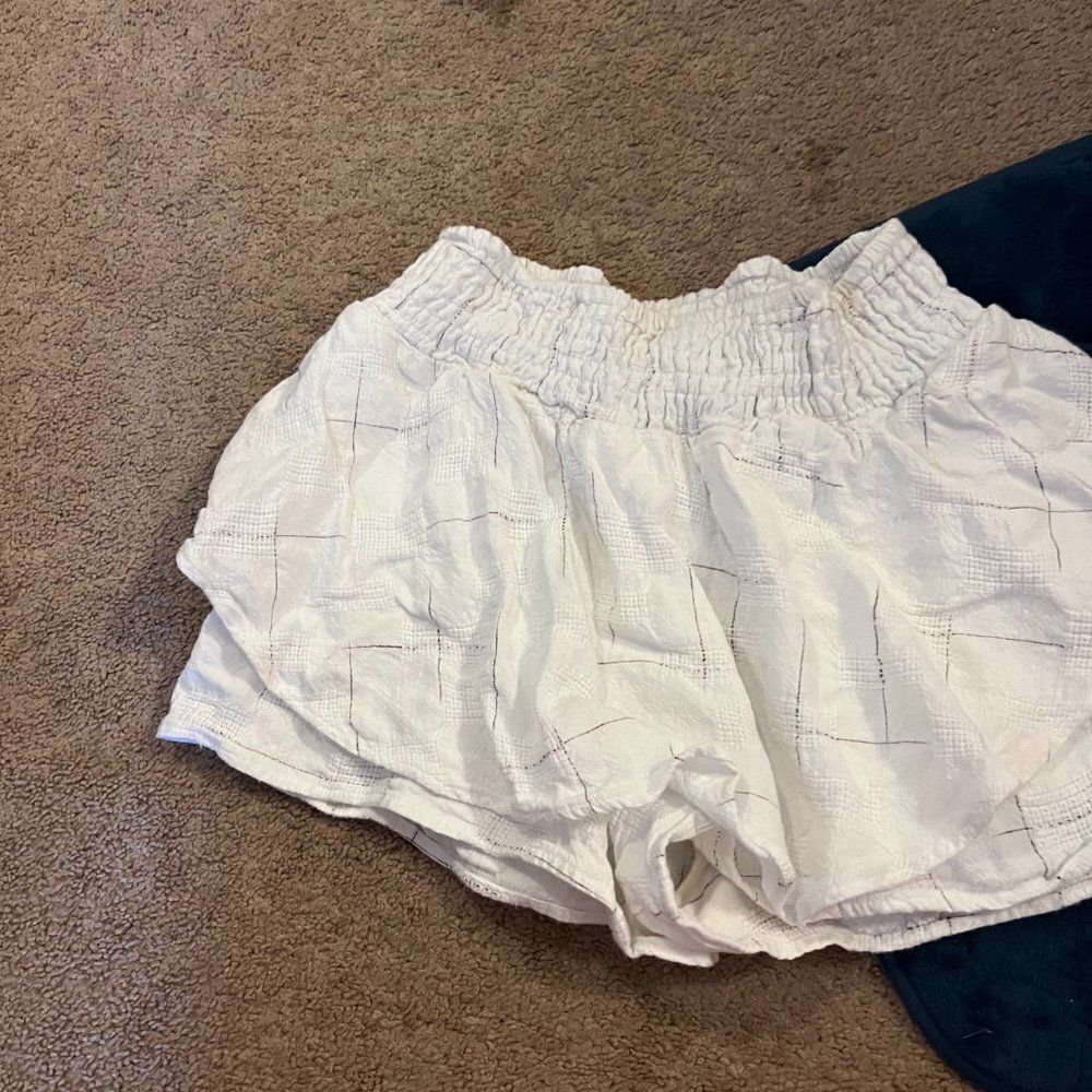 BCBGeneration white medium shorts - Picture 2 of 8
